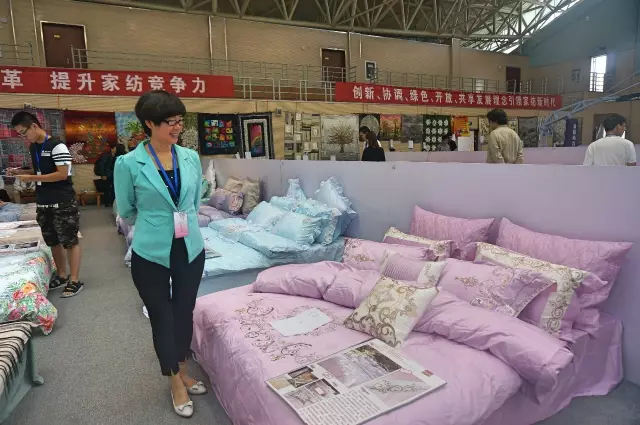 Ҹζϯͨ300Ҽa(chn)ƷŮ